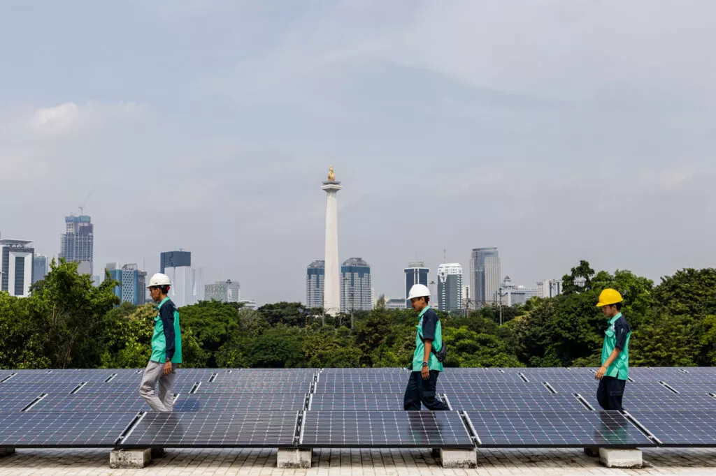 Kontroversi Pajak Karbon 2026: Beban Baru UMKM atau Langkah Hijau untuk Ekonomi Indonesia?